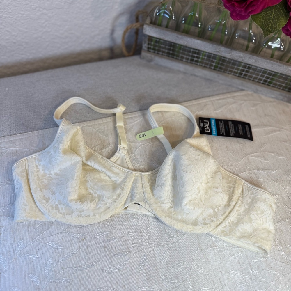 Bali Smoothing Underwire Bra DF3432 Size 40B‎ Pearl Lace